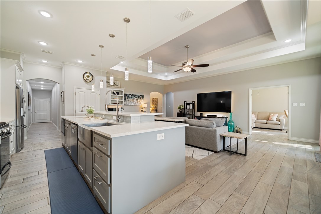 6421 Aikman Property Photo 13