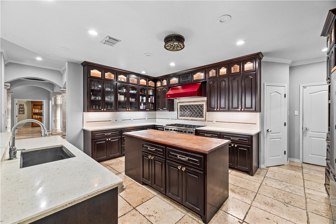 5514 King Trail Property Photo 8
