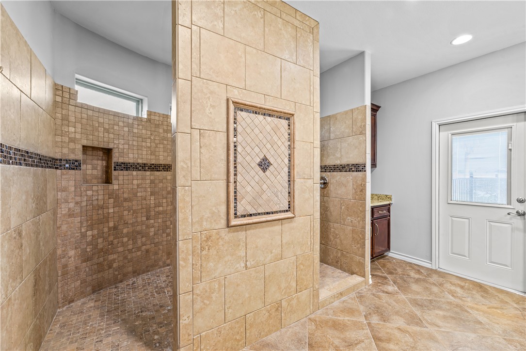 5514 King Trail Property Photo 17