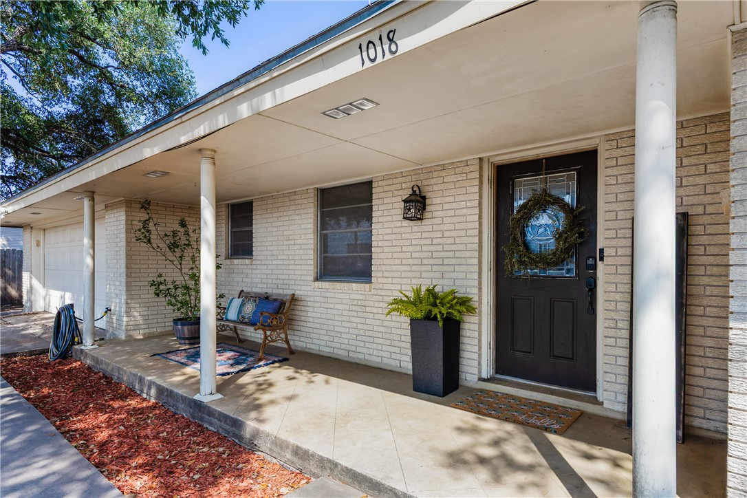 1018 Cook Property Photo 3