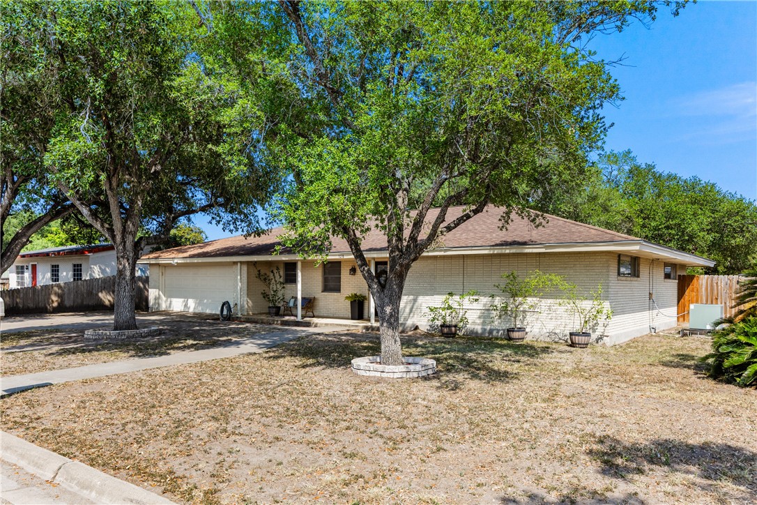 1018 Cook Property Photo 4