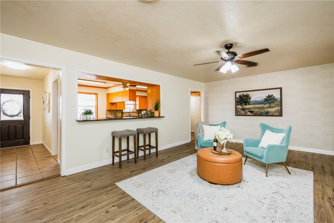 1018 Cook Property Photo 5