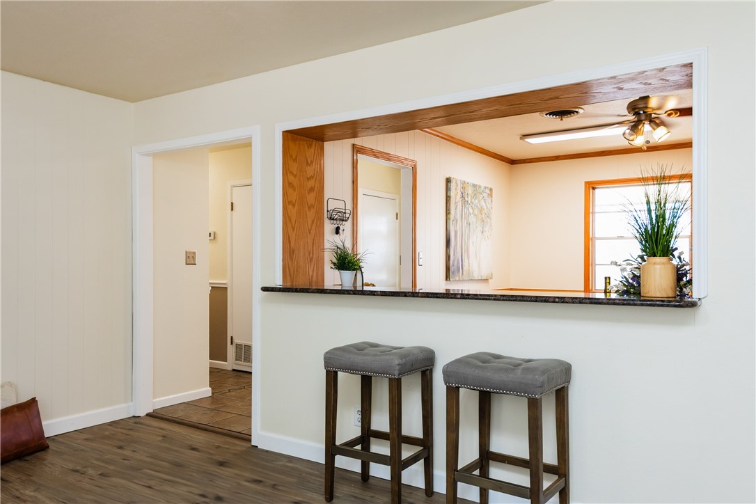1018 Cook Property Photo 8