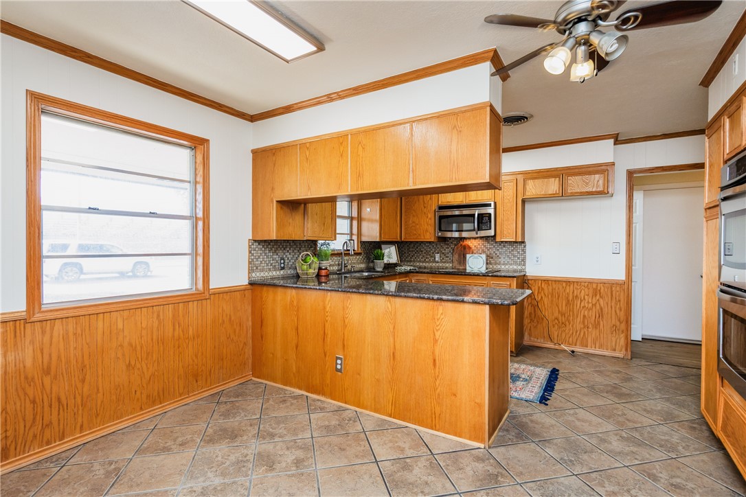 1018 Cook Property Photo 9