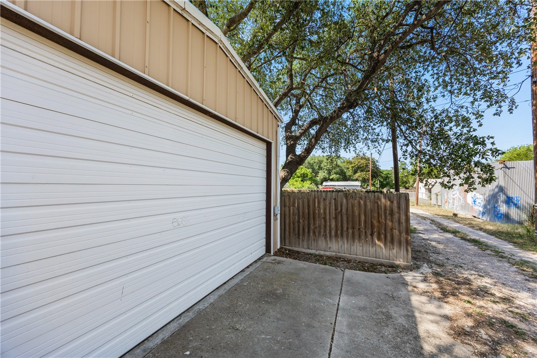 1018 Cook Property Photo 35