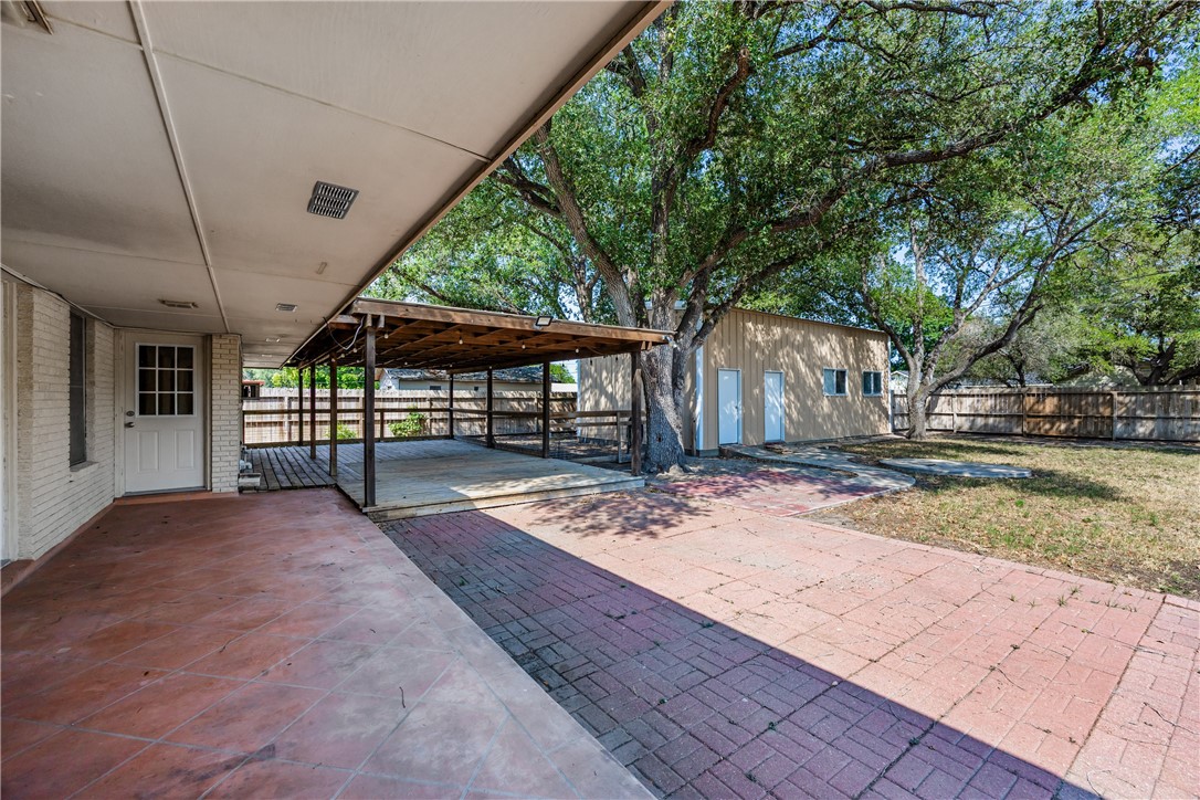 1018 Cook Property Photo 38