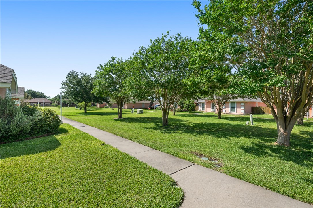 2301 Cyprus Dr Property Photo 3