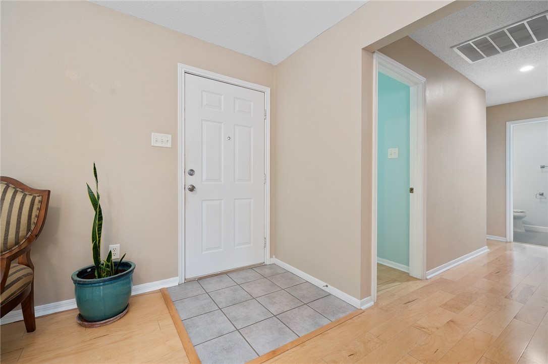 2301 Cyprus Dr Property Photo 6