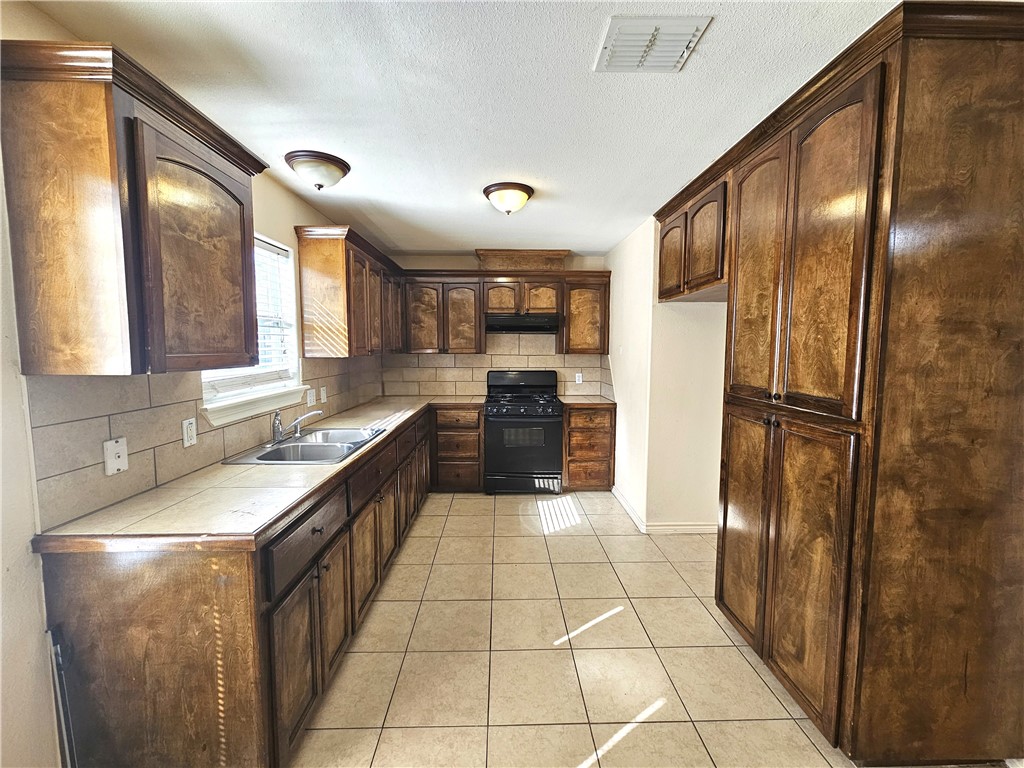 4318 Ivy Property Photo 5