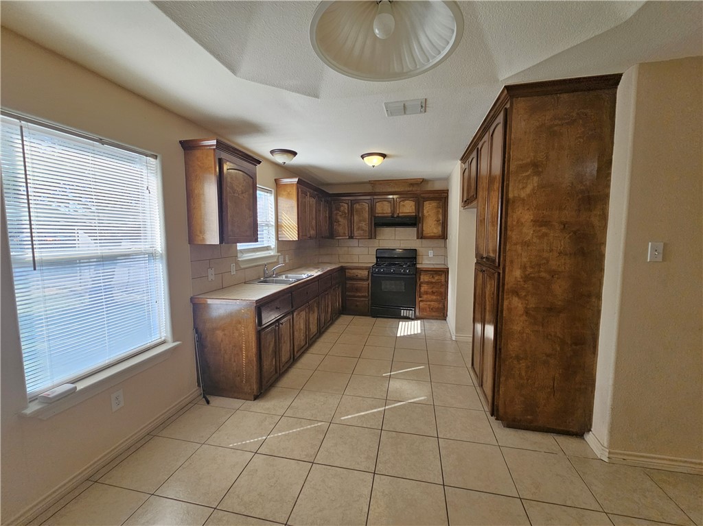4318 Ivy Property Photo 6