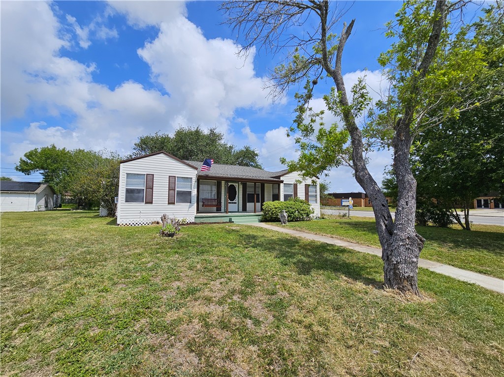 2605 Arkansas St Property Photo 2