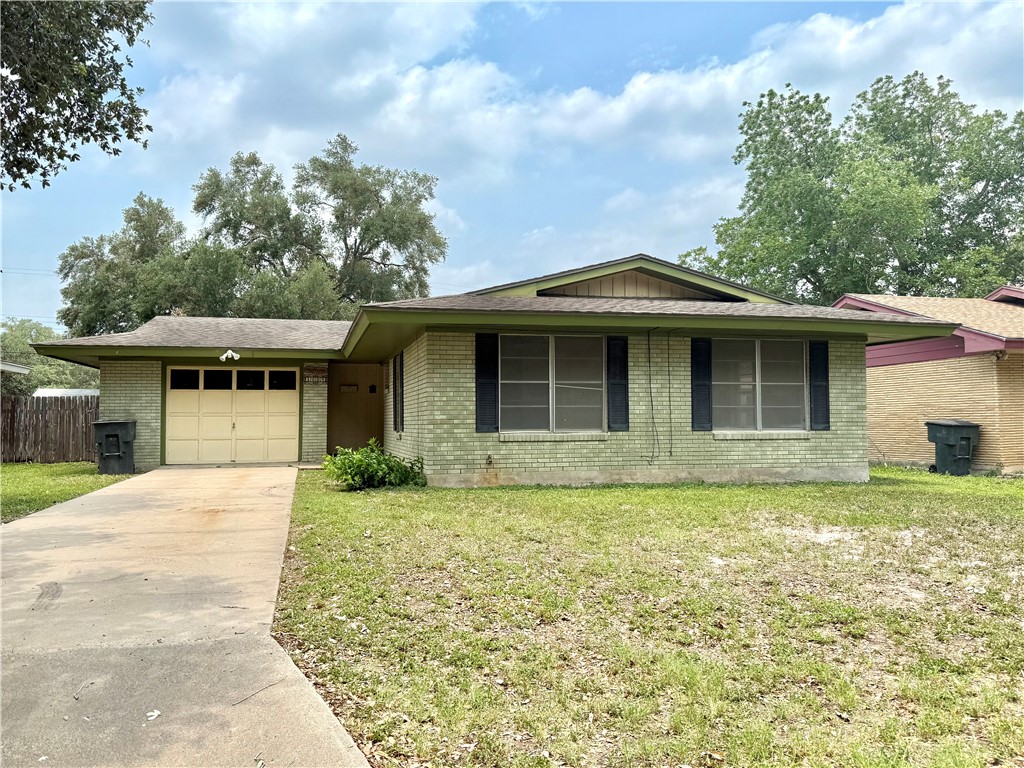 1005 Schallert Dr Property Photo 1