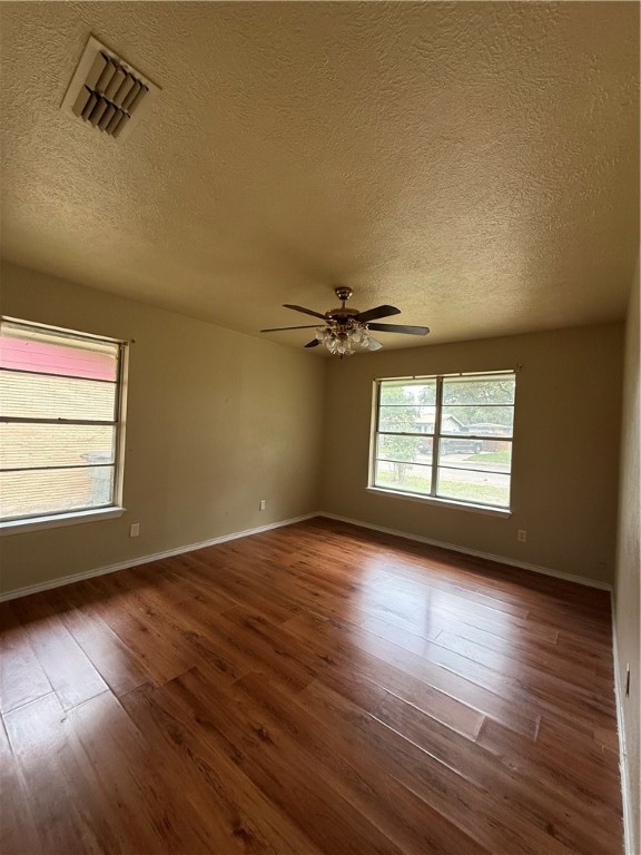 1005 Schallert Dr Property Photo 14