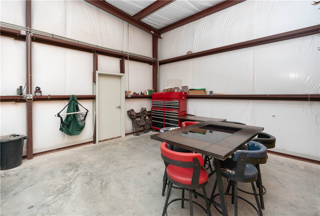 227 S Hollow Tree Property Photo 9