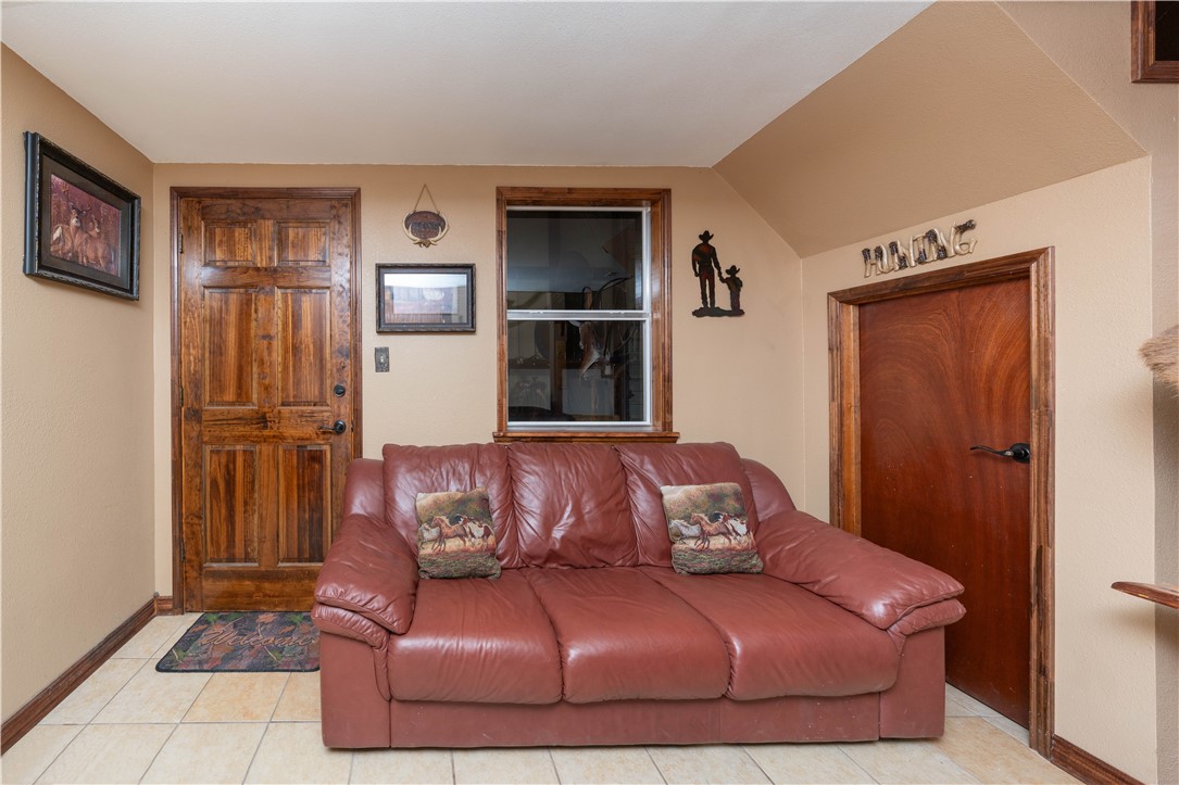 227 S Hollow Tree Property Photo 14