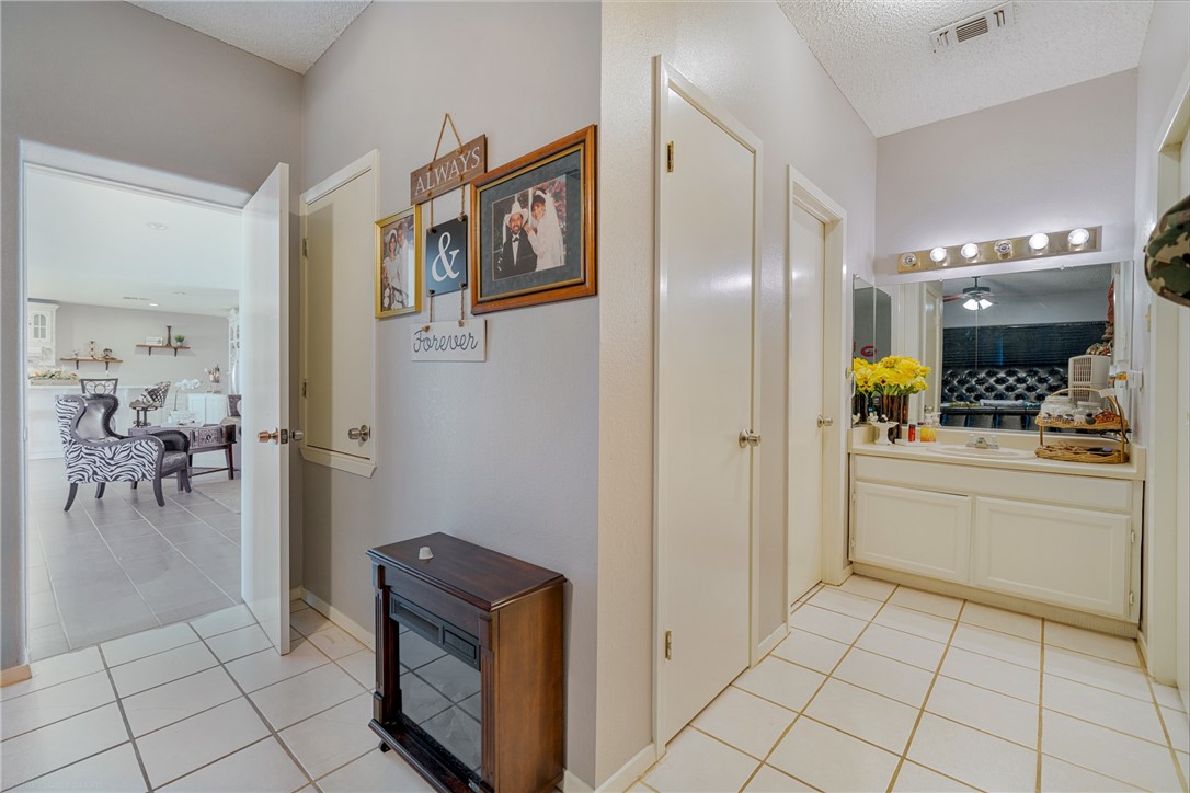 529 County Road 372 Property Photo 24