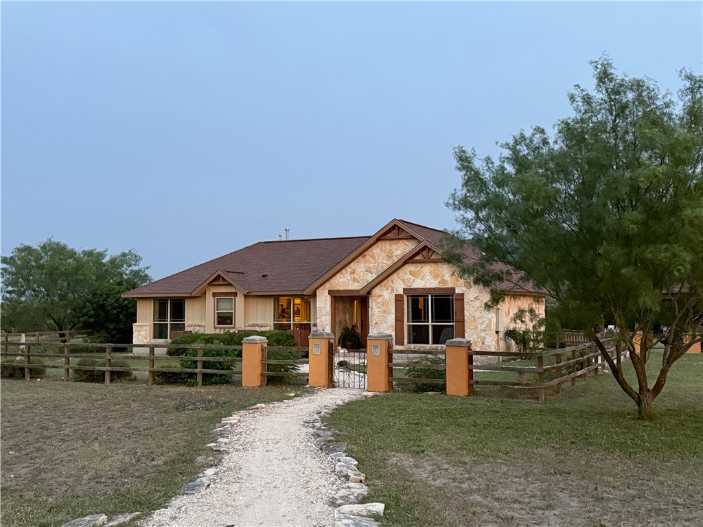 28799 N Us Highway 83 Property Photo 4