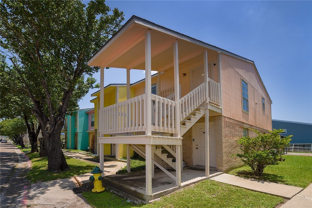 6702 Everhart I-105 Property Photo 1
