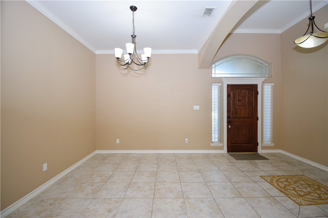 1601 Sea Oak Dr Property Photo 4