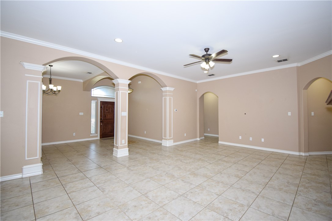 1601 Sea Oak Dr Property Photo 5
