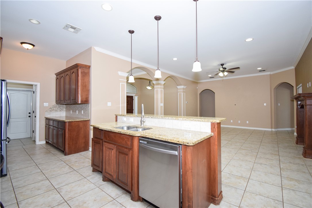 1601 Sea Oak Dr Property Photo 8