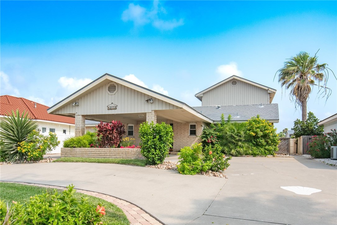 13758 Hawksnest Bay Ave Property Photo 4