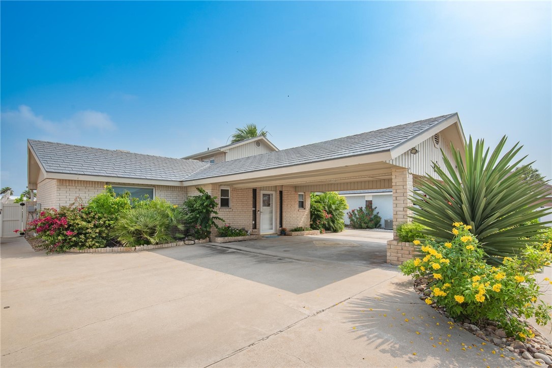 13758 Hawksnest Bay Ave Property Photo 5