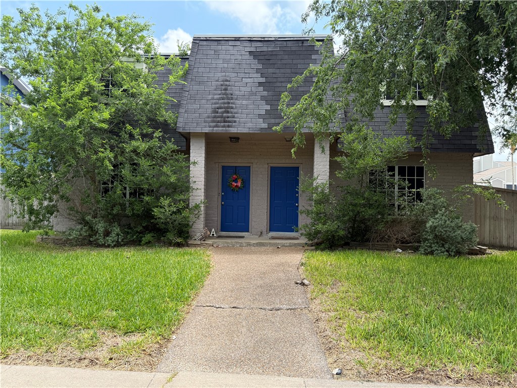 5001 Meandering Ln Property Photo 1