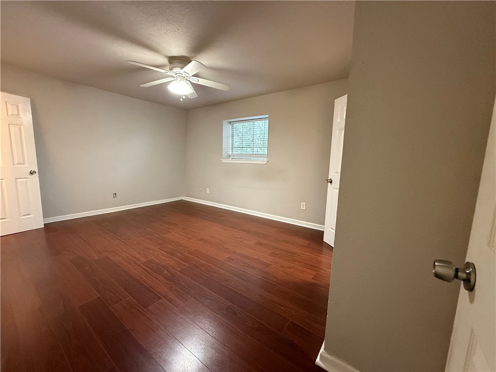 5001 Meandering Ln Property Photo 11