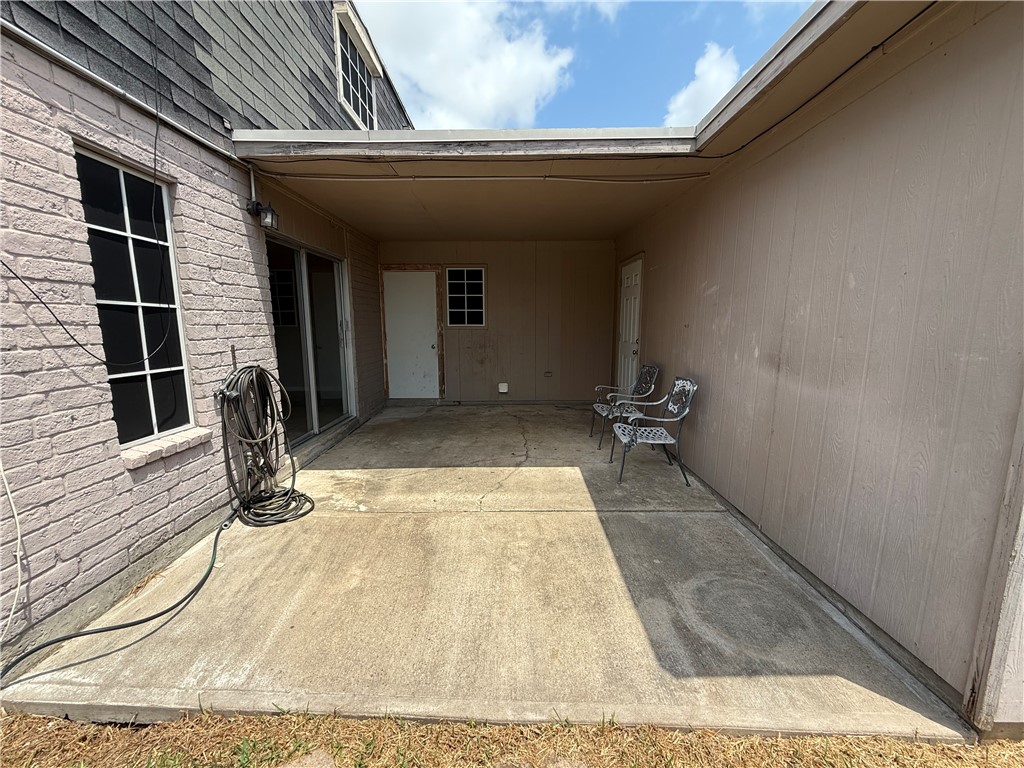 5001 Meandering Ln Property Photo 21
