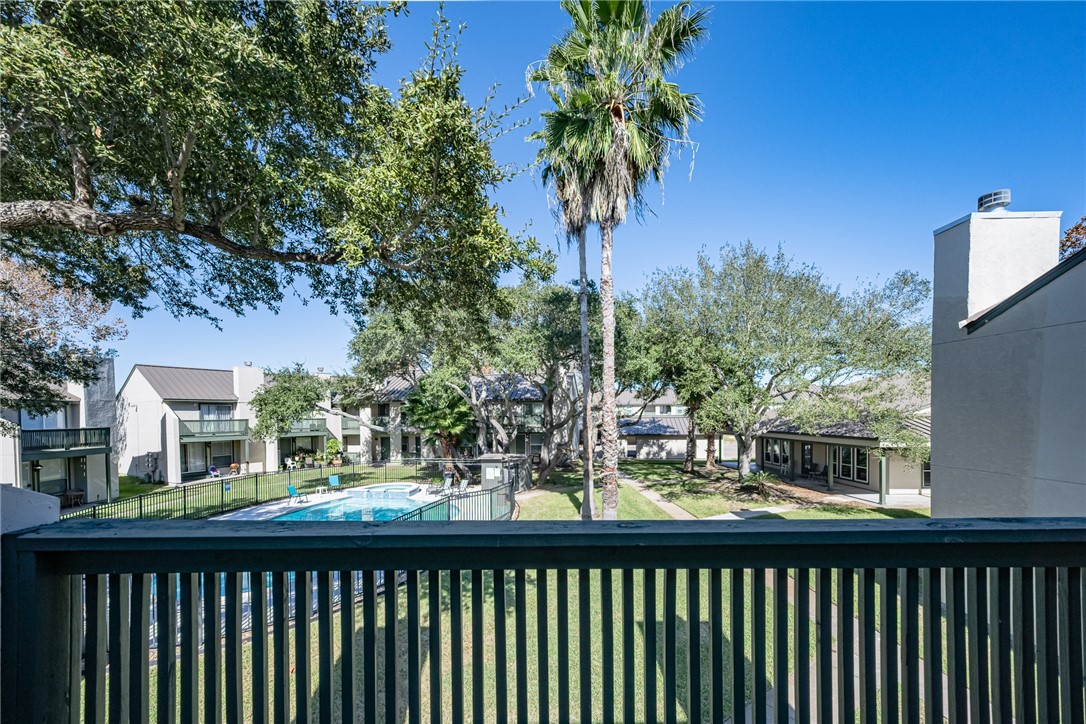 302 Saint Andrews St J-101 Property Photo 6