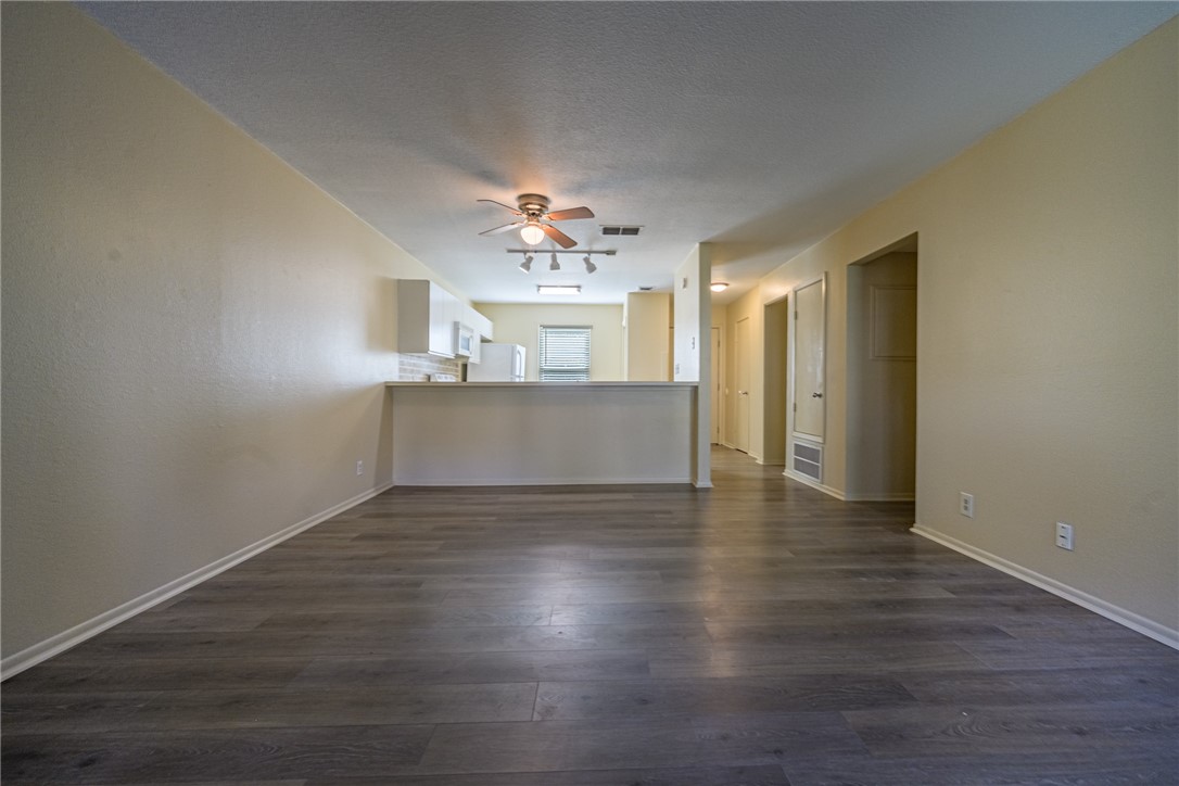 302 Saint Andrews St J-103 Property Photo 7