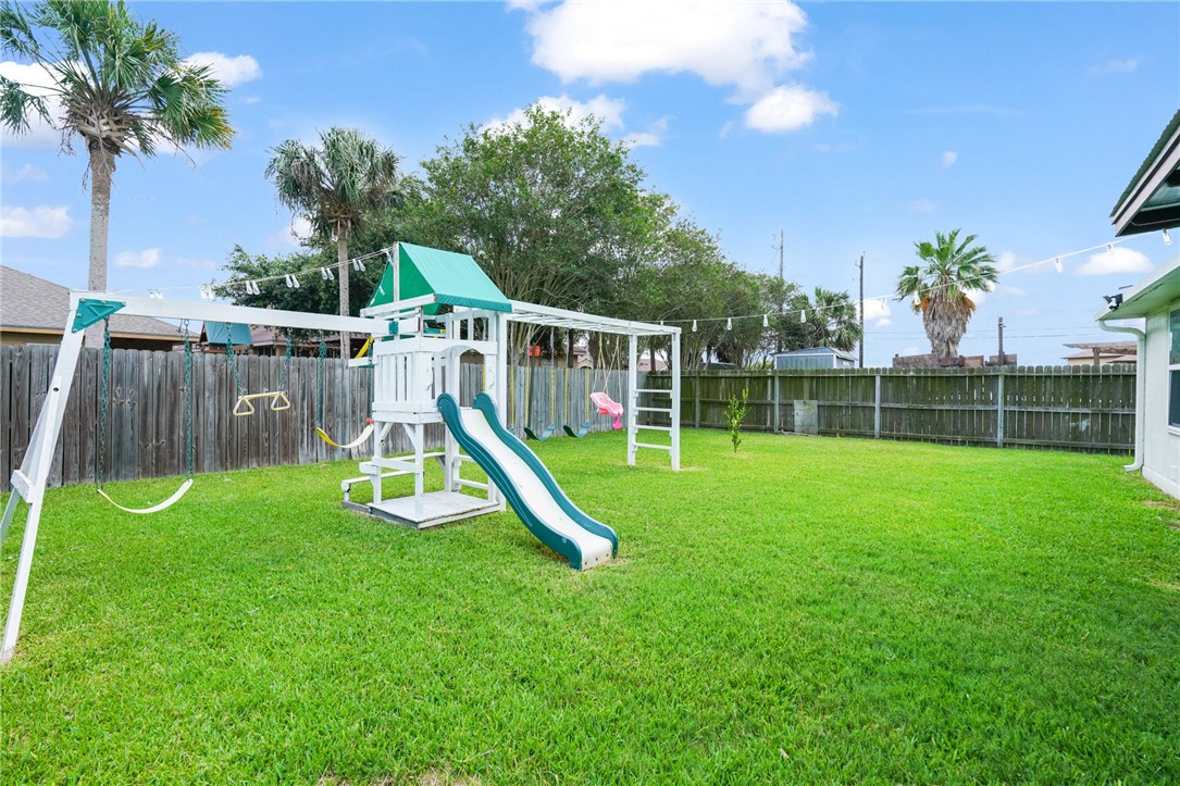 2633 Date Palm Dr Property Photo 4