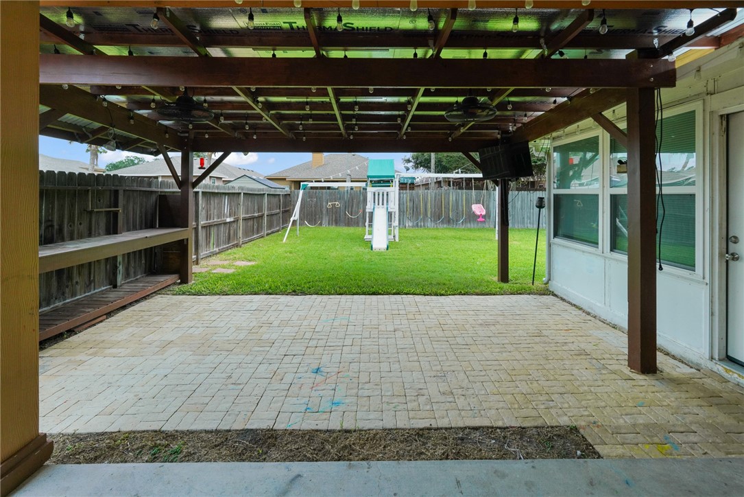 2633 Date Palm Dr Property Photo 5