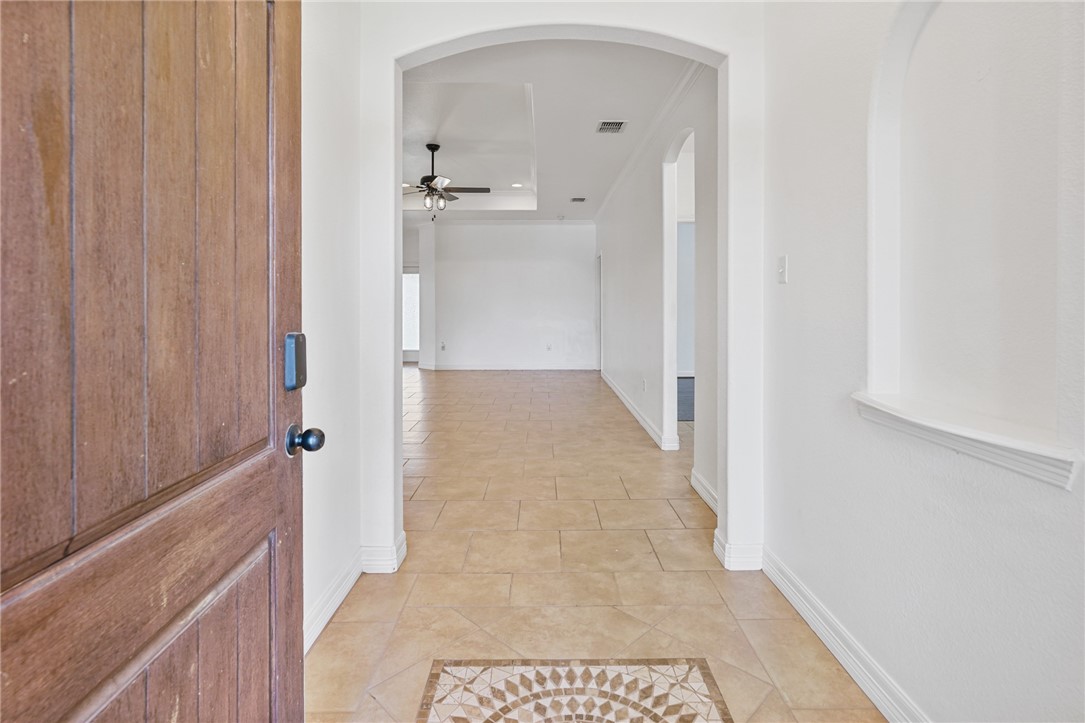 2633 Date Palm Dr Property Photo 6