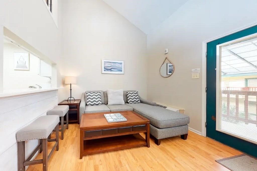 14825 Windward Dr 221 Property Photo 7