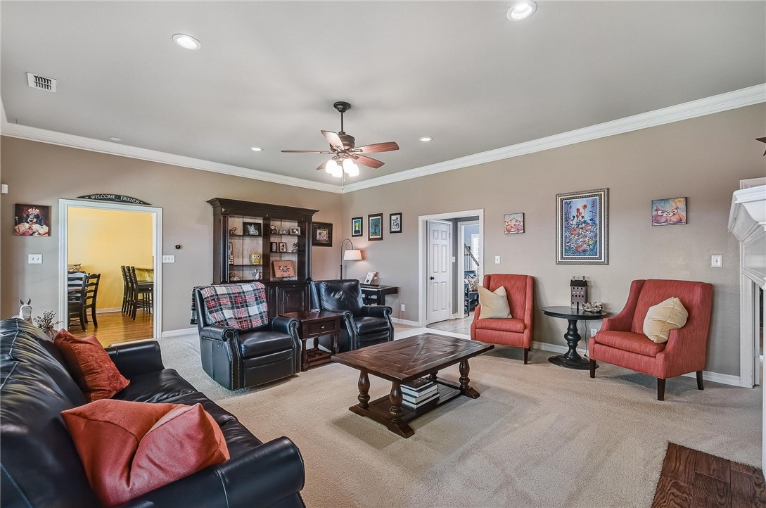 5918 Woodmere Dr Property Photo 8