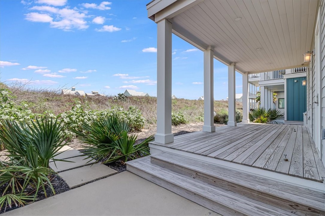 648 Kings Crown Property Photo 8