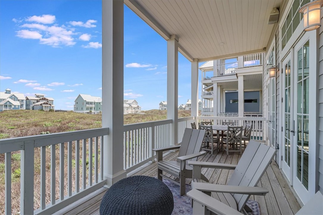 648 Kings Crown Property Photo 17