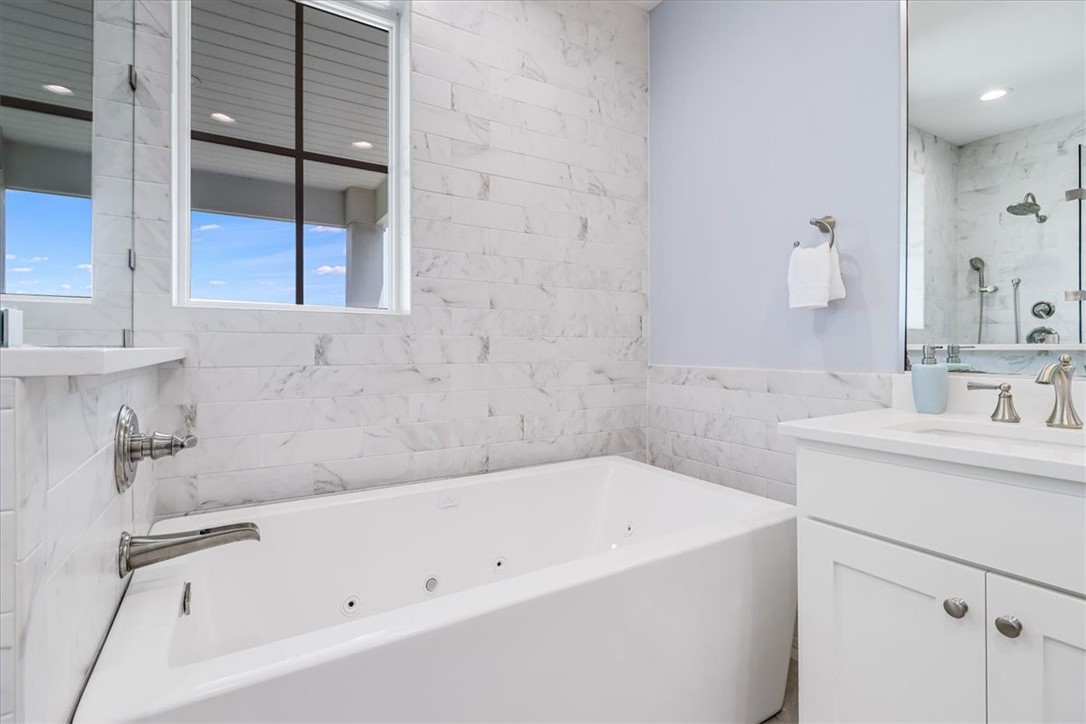 648 Kings Crown Property Photo 36