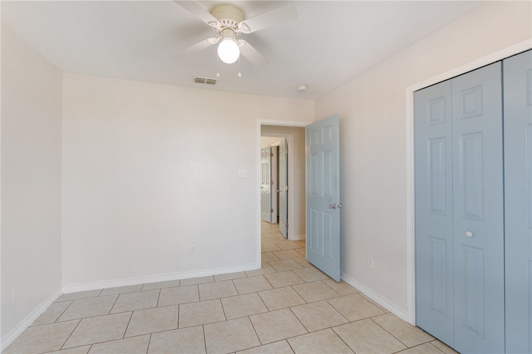 410 Knickerbocker St Property Photo 12