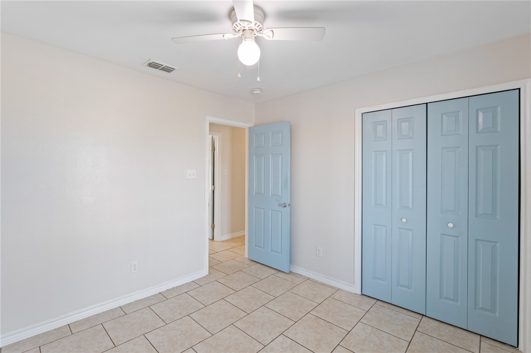 410 Knickerbocker St Property Photo 13