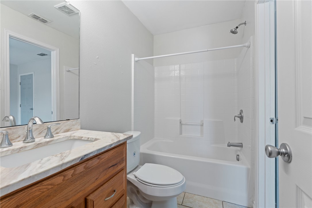 410 Knickerbocker St Property Photo 15