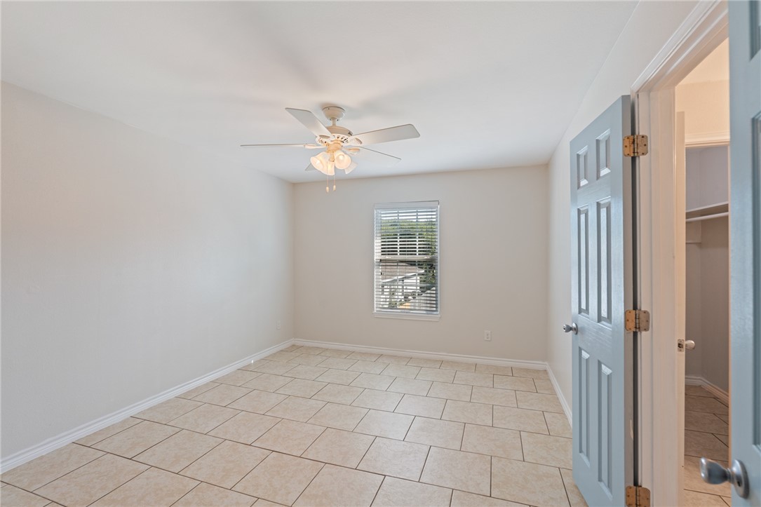 410 Knickerbocker St Property Photo 18