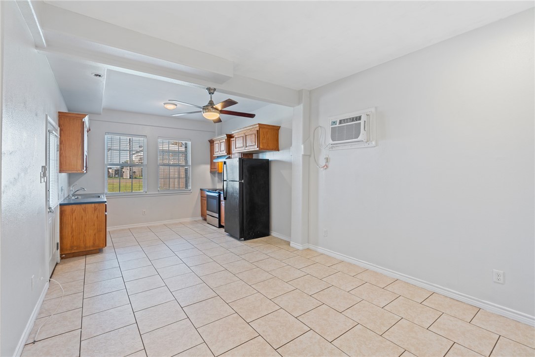 410 Knickerbocker St Property Photo 22