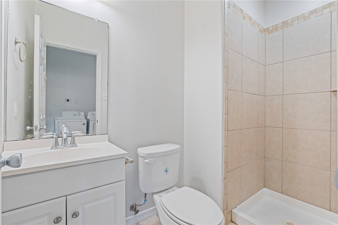 410 Knickerbocker St Property Photo 24