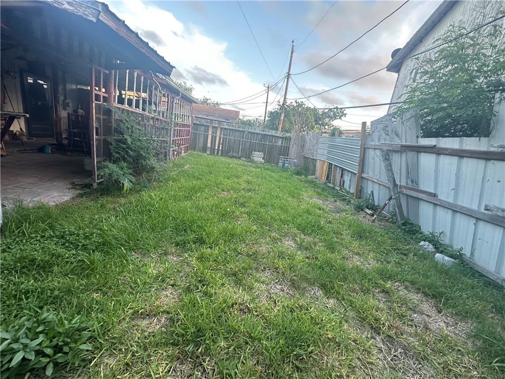 321 Cortez St Property Photo 2