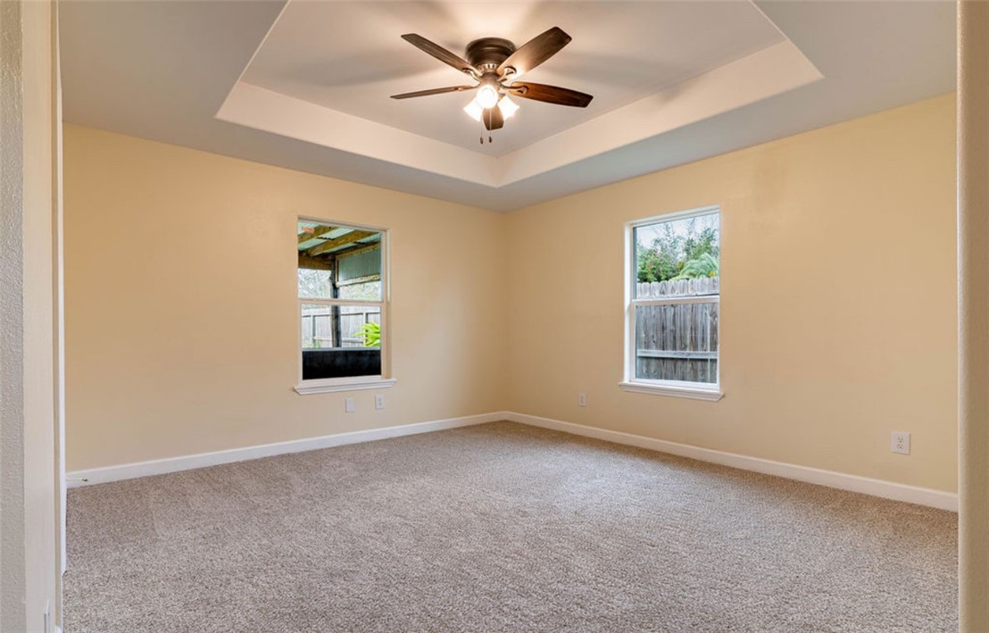 329 Yorktown Blvd Property Photo 8