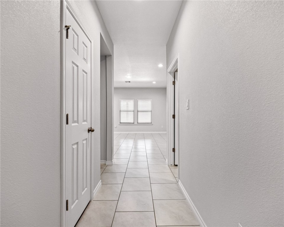 3901 Jayden Dr Property Photo 2