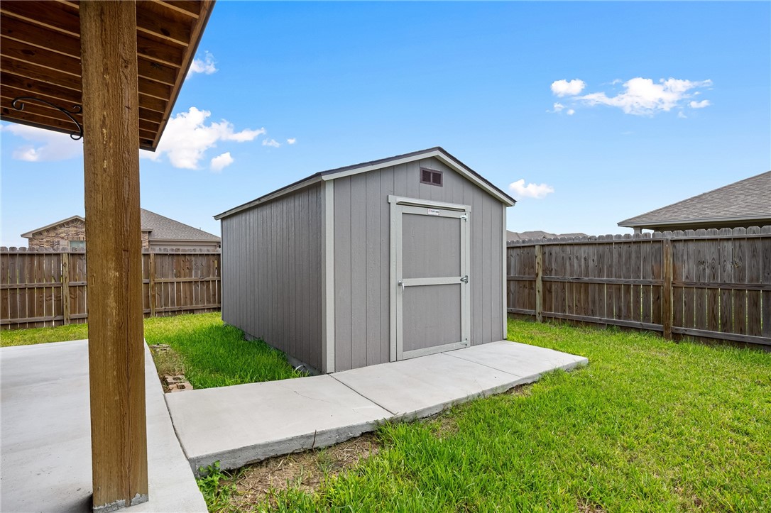 3901 Jayden Dr Property Photo 10